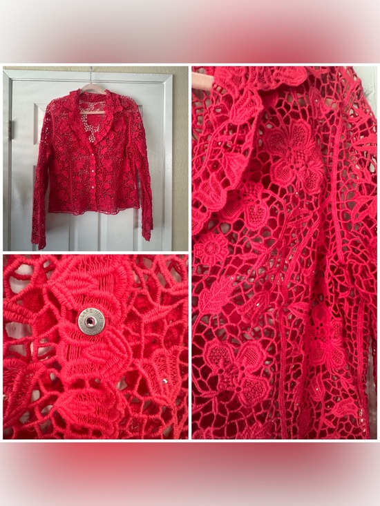 lafei nier Tops - VTG Lafei Neir Pink Floral Crochet Lace Button-Down Blouse Rhinestone Accents